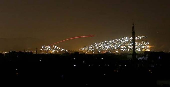 Esad 'Fil' füzeleriyle saldırdı