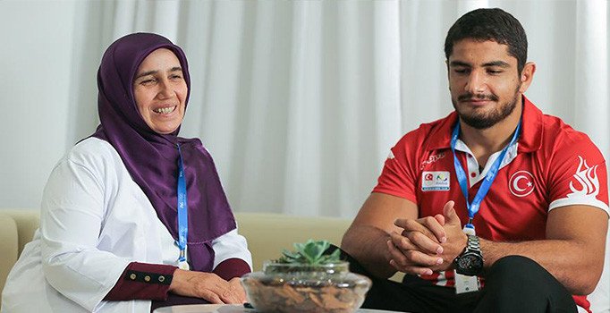 Taha Akgül, annesi için güreşecek