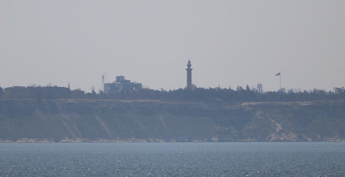 Terör örgütü YPG Tabka'yı ele geçirdi