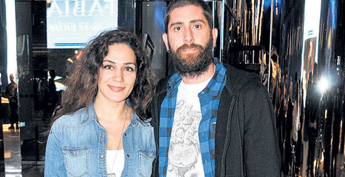 Özge Borak sevgilisi Berkay Tahmaz ile görüntülendi