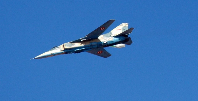 Muhalifler Suriye'de uçak düşürdü