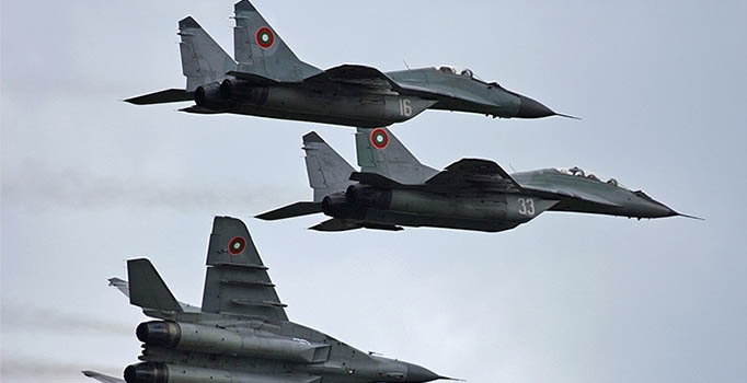 Türk jetlerini taciz eden uçaklarla ilgili 2 şok ihtimal