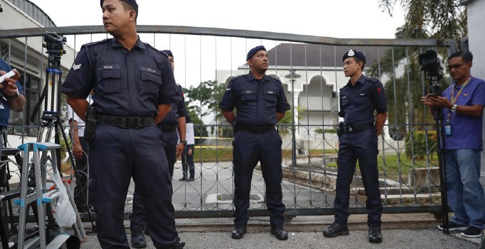 Malezya'da gözaltına alınan FETÖ şüphelileri DEAŞ'a yardımdan sorgulanıyor | Son dakika haber