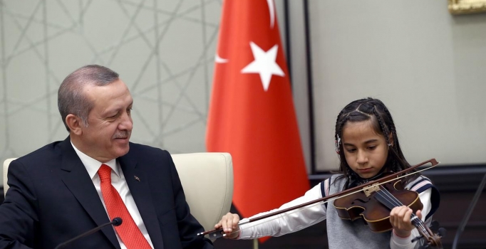 Erdoğan'ı yıkan kemancı