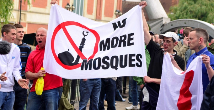 ABD'de 21 şehirde İslam'a karşı silahlı yürüyüş