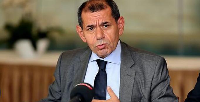 Dursun Özbek, soyunma odasına indi