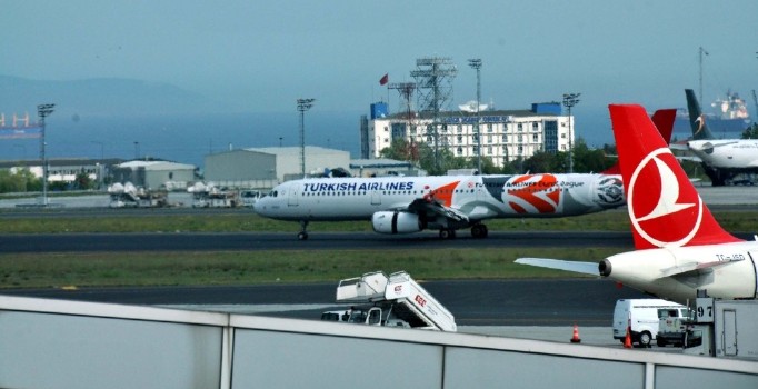 THY uçağı Euroleague renklerine boyandı