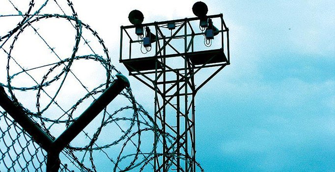 Endonezya'da 200 mahkum firar etti