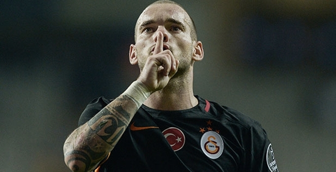 Sneijder'in sözleşmesinde 3 maddelik değişim
