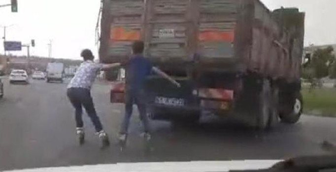 Patenli gençlerden tehlikeli yolculuk