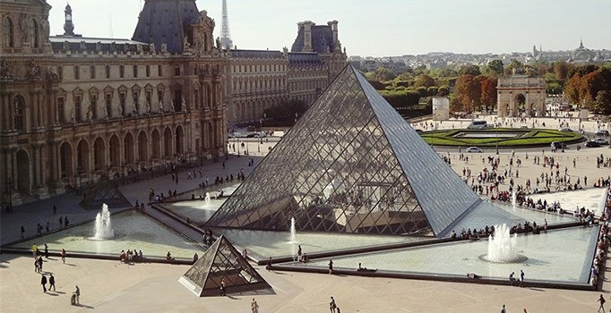 Fransa'da Emmanuel Macron'un konuşma yapacağı alan bomba alarmıyla boşaltıldı | Son dakika haber