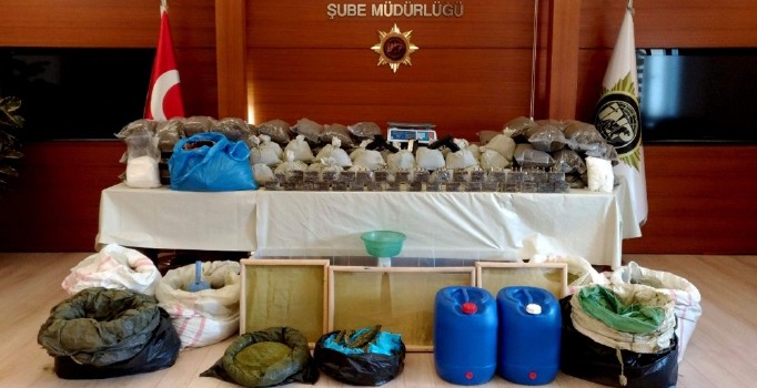 İstanbul'da uyuşturucu operasyonu: 315 kilo kilo ele geçirildi