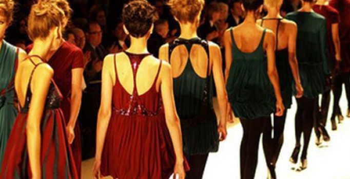 Fransa'da "sıfır beden" mankene yasak geldi