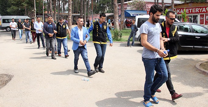 Adana’da yasa dışı bahis operasyonu: 12 gözaltı