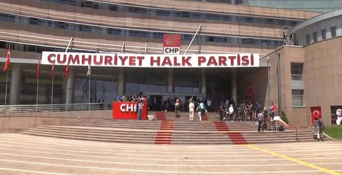 CHP Genel Merkezi'nde küfürlü kavga