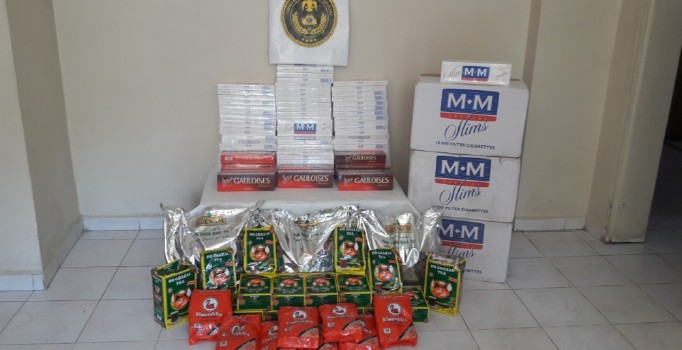 FETÖ ve PKK şüphelisi çiftin evinde kaçak sigara ile çay ele geçirildi | Hakkari haberleri