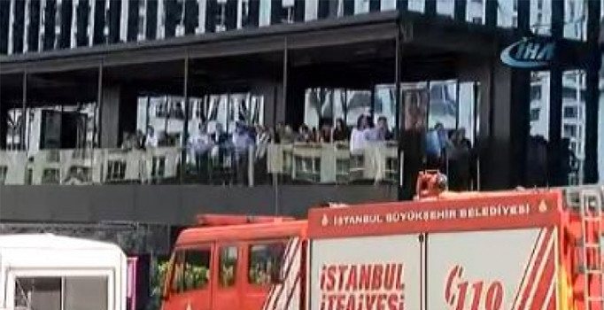 Maslak plazada yangın: Çalışanlar tahliye edildi| Son dakika haberleri