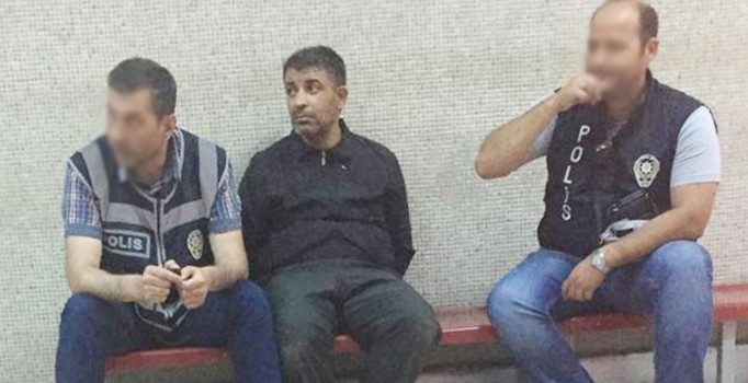 Askeri disiplini yıkmak için sivil dolaşırlardı