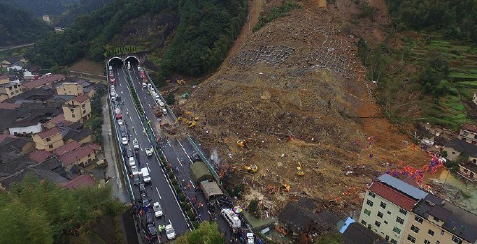 Çin'de sağanak heyelana neden oldu