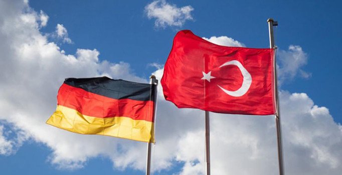 Almanya bazı Türk askerlerinin iltica başvurusunu onayladı