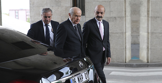 Bahçeli: Tarihi gerçekleri saptıran batılın uşaklarını nasıl göreceğiz?