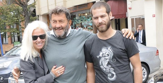 Siren Ertan Gökhan Çarmıklı ile boşanmasının ardından Bebek'te görüntülendi