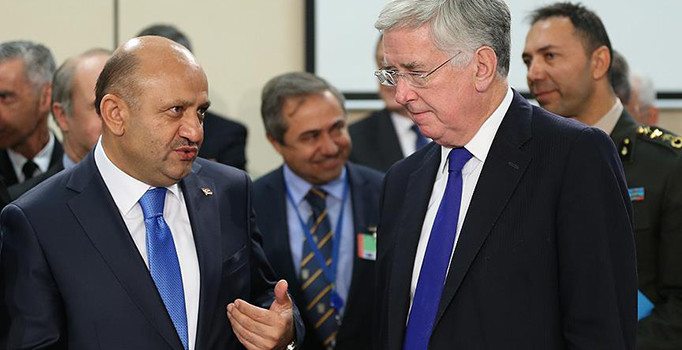 Fikri Işık: Rakka operasyonunun PYD/YPG ile planlanması yanlış olur