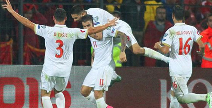 Dusko Tosic'ten üç parmak selamı açıklaması: Herkesten özür dilerim