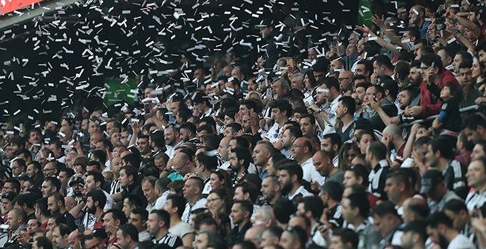 Beşiktaşlı taraftarlar için şok karar!