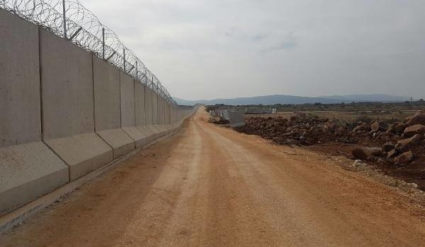 İran'dan duvar yanıtı: Memnuniyet duyarız