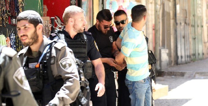 İsrail polisi kendisini bıçaklayan Ürdünlüyü öldürdü