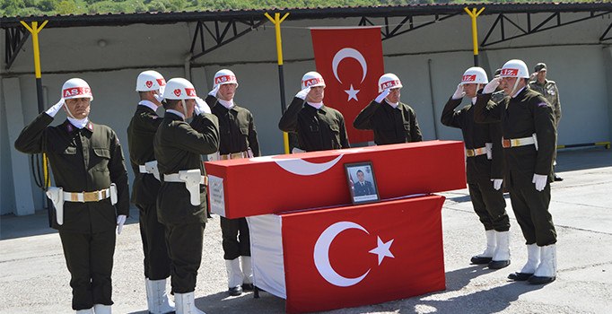 Şırnak'ta Şehit olan Hüseyin Işık'ın baba evine ateş düştü