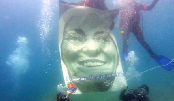 Zübeyde Hanım sualtında anıldı