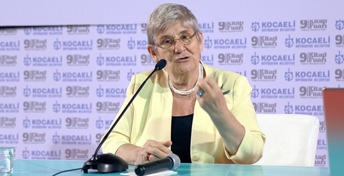 Canan Karatay: Zeytinle açılacak oruç, hurma nereden çıktı?