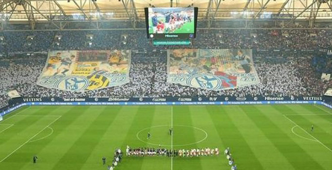 Schalke'den Trabzonspor logolu koreografi