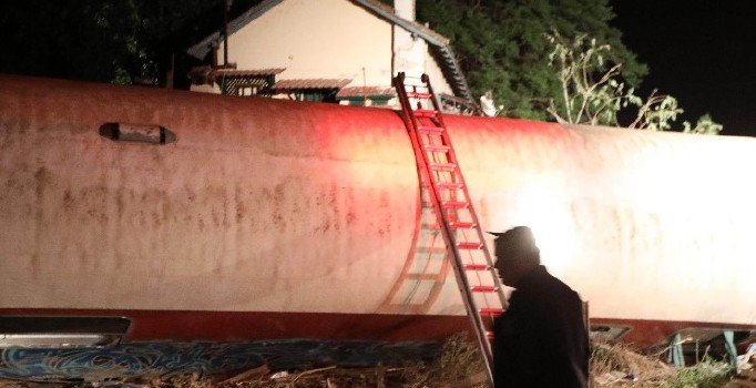 Atina-Selanik seferini yapan tren raydan çıktı: 3 ölü, 5 yaralı