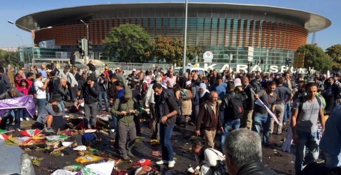 Dünya basını Ankara'daki miting öncesi gerçekleşen patlamayı böyle duyurdu