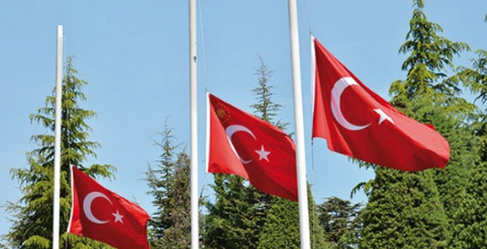 Ankara'daki kanlı saldırının ardından 3 günlük ulusal yas ilan edildi