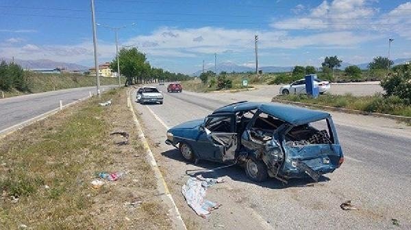 Denizli'de feci kaza: 1 ölü, 3 yaralı