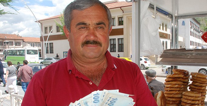 Tokat'ta bir vatandaş bulduğu para dolu cüzdanı sahibine ulaştırdı | Tokat haberleri