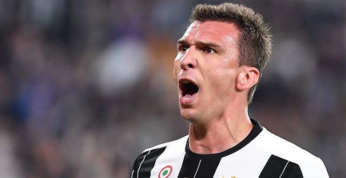 Beşiktaş'a Mandzukic'ten kötü haber