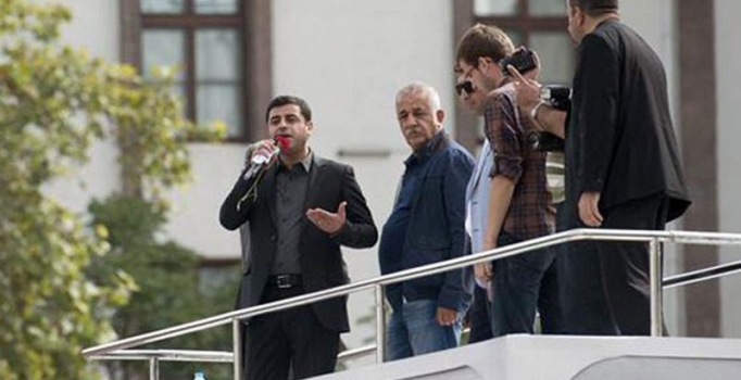 Demirtaş Ankara'daki terör kurbanlarını anma töreninde HDP'ye oy istedi!