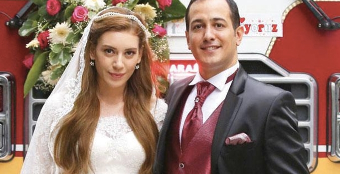 Sinem Kobal Yaktın Beni filminde gelin oldu