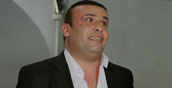 İzmir Marşı'na küfür etmişti... Diziden kovdular!