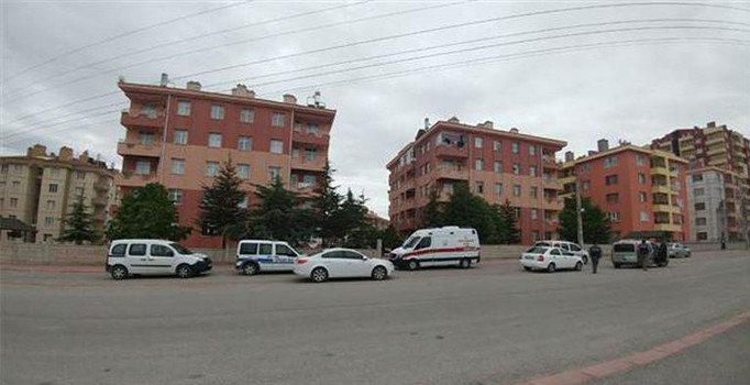 Konya'da aynı evden 3 kişinin tüfekle vurulmuş halde cesedi bulundu