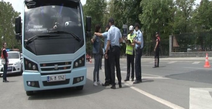 İstanbul'da 14 ilçede 30 ayrı noktada eşzamanlı asayiş denetimi yapılıyor