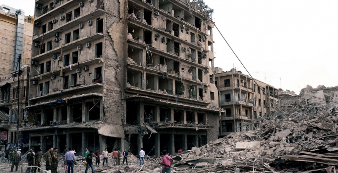 İran Devrim Muhafızları'nın iki komutanı Suriye'de IŞİD tarafından öldürüldü