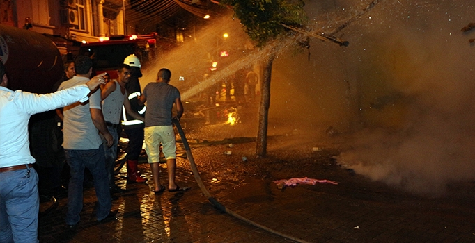 Antalya Alanya'daki tarihi çarşıda yangın: 7 işyeri tamamen yandı