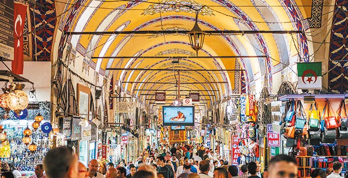 Binbir dilin karıştığı Kapalıçarşı masalı