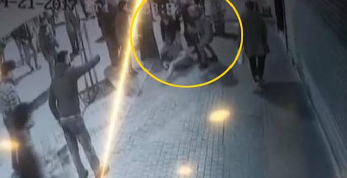 İstanbul'un göbeğinde genç kadını feci şekilde dövdüler